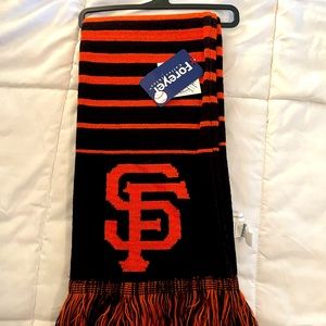 Giants men scarve. Never worn. New with tags.